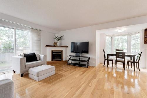 2025 Cleaver Avenue|Unit #25, Burlington, ON - Indoor Photo Showing Living Room With Fireplace