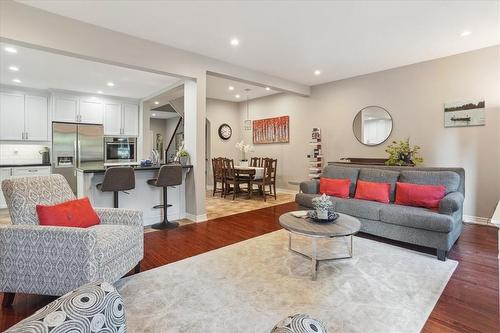 218 Plains Road E|Unit #16, Burlington, ON - Indoor Photo Showing Living Room