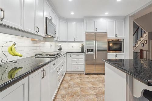 218 Plains Road E|Unit #16, Burlington, ON - Indoor Photo Showing Kitchen With Upgraded Kitchen