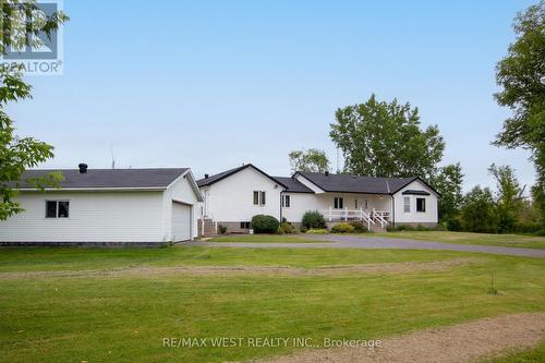 2075 Fish Lake Road, Prince Edward County (Sophiasburgh), ON - Outdoor