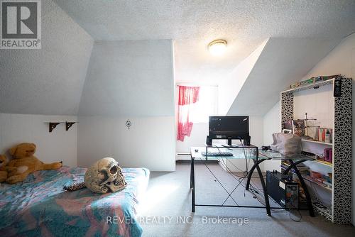 18 Hilda Street, Brantford, ON - Indoor Photo Showing Bedroom