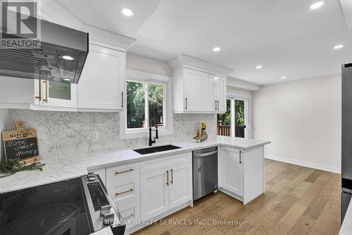 1 Athens Street, Hamilton, ON - Indoor Photo Showing Kitchen With Double Sink With Upgraded Kitchen