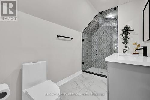 1 Athens Street, Hamilton, ON - Indoor Photo Showing Bathroom