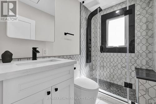 1 Athens Street, Hamilton, ON - Indoor Photo Showing Bathroom