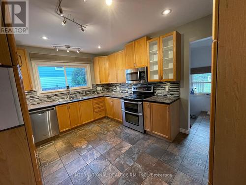 235 Millen Road, Hamilton, ON - Indoor Photo Showing Kitchen