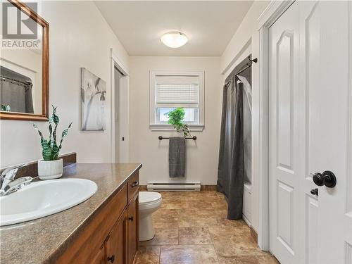 126 Oak Ridge Drive, Moncton, NB - Indoor Photo Showing Bathroom