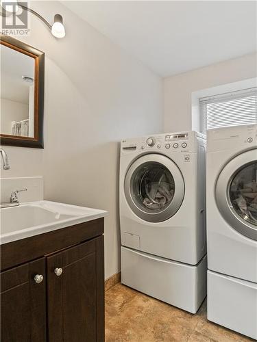 126 Oak Ridge Drive, Moncton, NB - Indoor Photo Showing Laundry Room