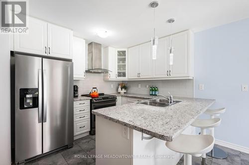 104 Stedford Crescent, Brampton, ON - Indoor Photo Showing Kitchen With Double Sink With Upgraded Kitchen