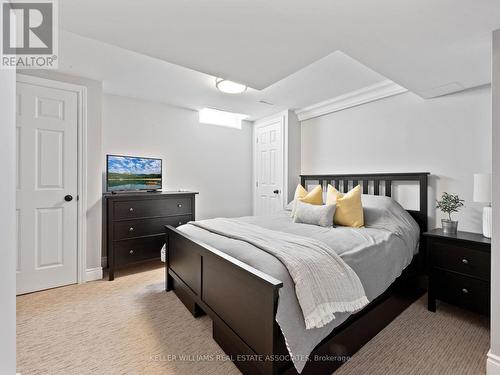 108 Warner Drive, Oakville, ON - Indoor Photo Showing Bedroom