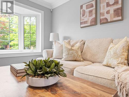 108 Warner Drive, Oakville, ON - Indoor Photo Showing Bedroom