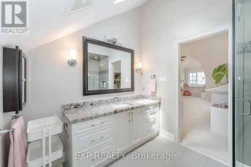 2 - 346 Park Lawn Road, Toronto, ON - Indoor Photo Showing Bathroom