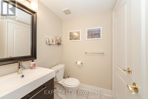 2 - 346 Park Lawn Road, Toronto, ON - Indoor Photo Showing Bathroom