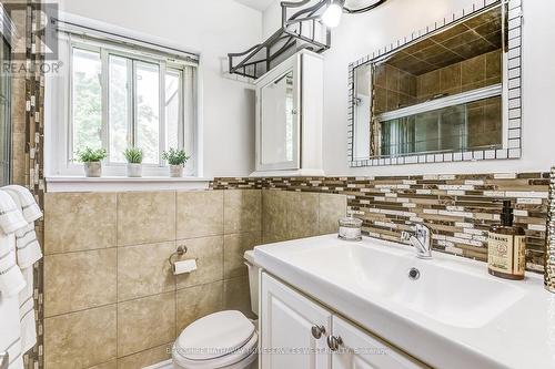 813 - 22 Tandridge Crescent, Toronto, ON - Indoor Photo Showing Bathroom
