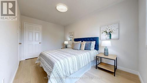 2243 Ridge Landing, Oakville, ON - Indoor Photo Showing Bedroom