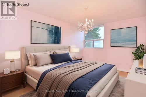 102 - 700 Dynes Road, Burlington, ON - Indoor Photo Showing Bedroom