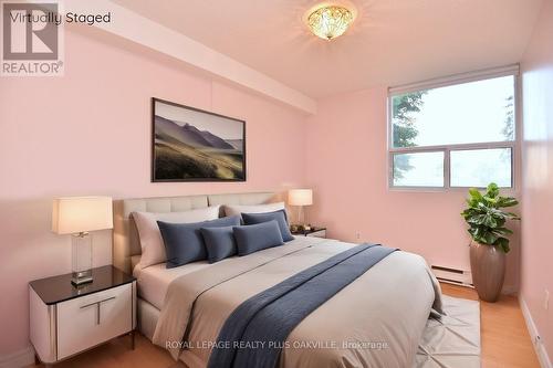 102 - 700 Dynes Road, Burlington, ON - Indoor Photo Showing Bedroom