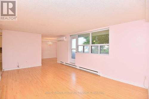 102 - 700 Dynes Road, Burlington, ON - Indoor Photo Showing Other Room