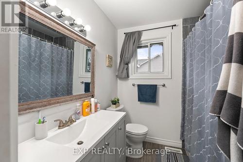 143 Westmount Drive N, Orillia, ON - Indoor Photo Showing Bathroom