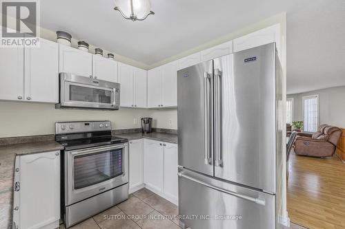 23 Shalom Way, Barrie, ON - Indoor Photo Showing Kitchen