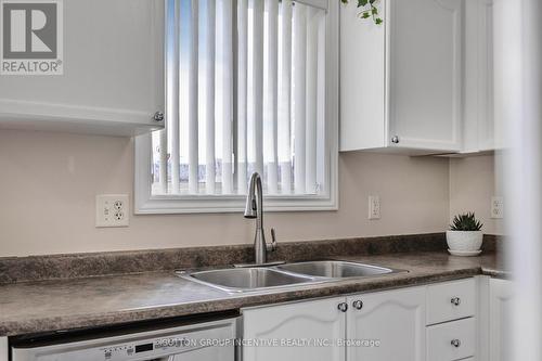 23 Shalom Way, Barrie, ON - Indoor Photo Showing Kitchen With Double Sink
