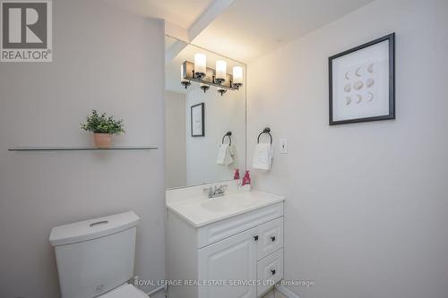 406 - 895 Maple Avenue, Burlington, ON - Indoor Photo Showing Bathroom