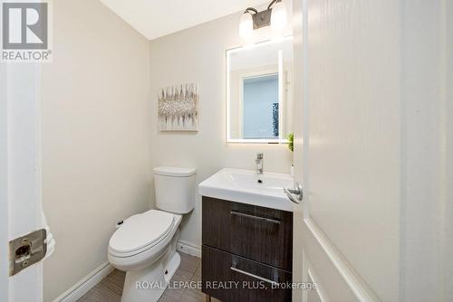 3965 Coachman Circle, Mississauga, ON - Indoor Photo Showing Bathroom