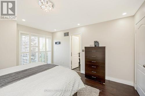 3965 Coachman Circle, Mississauga, ON - Indoor Photo Showing Bedroom