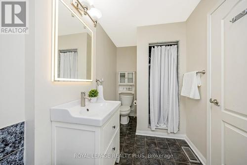 3965 Coachman Circle, Mississauga, ON - Indoor Photo Showing Bathroom