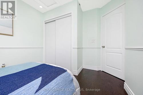 3965 Coachman Circle, Mississauga, ON - Indoor Photo Showing Bedroom