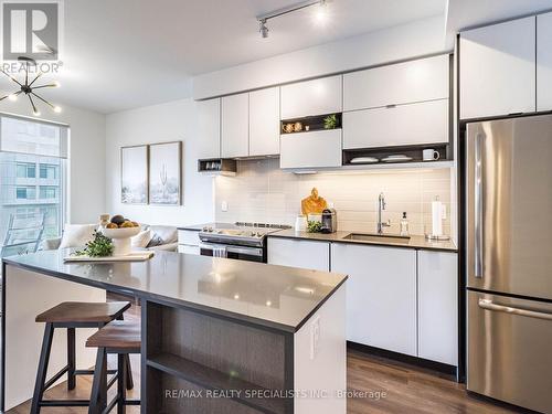 1205 - 4065 Confederation Parkway, Mississauga, ON - Indoor Photo Showing Kitchen With Upgraded Kitchen