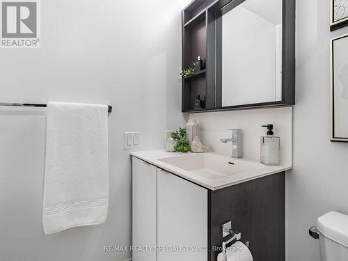 1205 - 4065 Confederation Parkway, Mississauga, ON - Indoor Photo Showing Bathroom