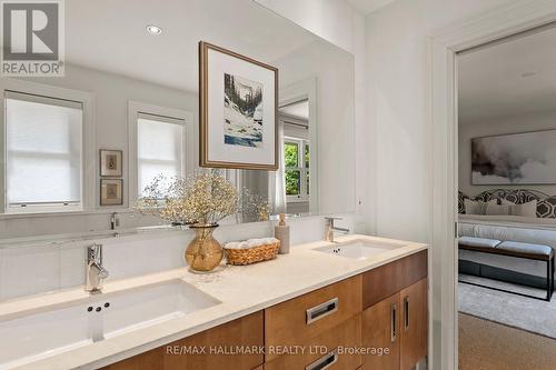 33 Bemersyde Drive, Toronto, ON - Indoor Photo Showing Bathroom