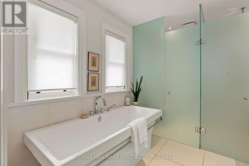 33 Bemersyde Drive, Toronto, ON - Indoor Photo Showing Bathroom
