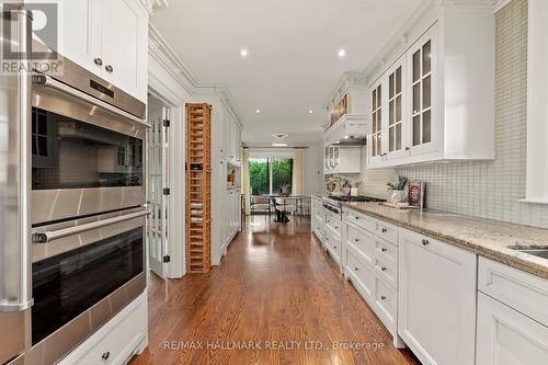 33 Bemersyde Drive, Toronto, ON - Indoor Photo Showing Kitchen