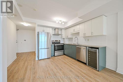 701 - 25 Town Centre Court, Toronto (Bendale), ON - Indoor Photo Showing Kitchen