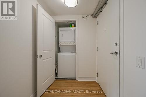 701 - 25 Town Centre Court, Toronto (Bendale), ON - Indoor Photo Showing Laundry Room