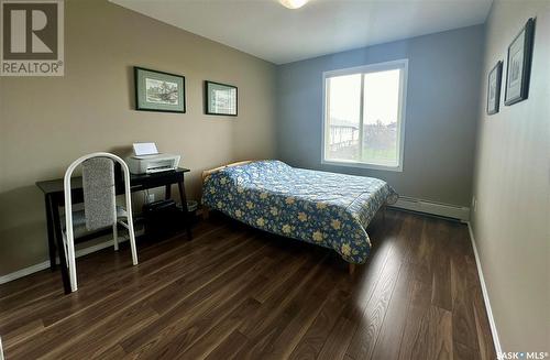 202E 1300 Stockton Street N, Regina, SK - Indoor Photo Showing Bedroom