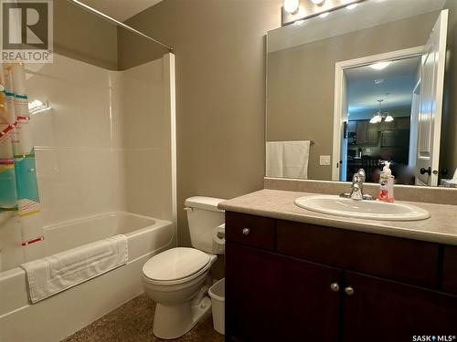 202E 1300 Stockton Street N, Regina, SK - Indoor Photo Showing Bathroom