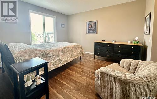 202E 1300 Stockton Street N, Regina, SK - Indoor Photo Showing Bedroom