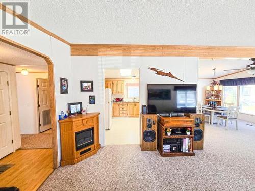 22-5455 Borden Place, Powell River, BC - Indoor With Fireplace