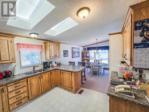 22-5455 Borden Place, Powell River, BC - Indoor Photo Showing Kitchen