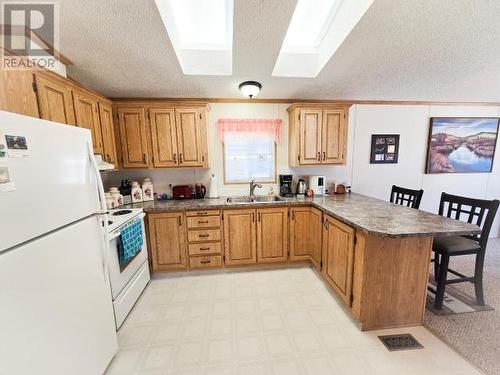 22-5455 Borden Place, Powell River, BC - Indoor Photo Showing Kitchen With Double Sink