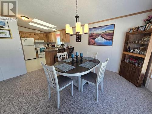 22-5455 Borden Place, Powell River, BC - Indoor Photo Showing Dining Room