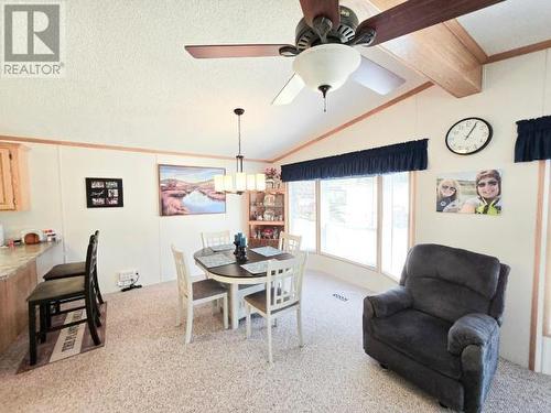 22-5455 Borden Place, Powell River, BC - Indoor Photo Showing Dining Room