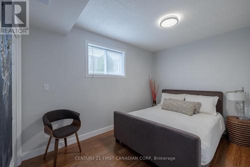 1595 Benjamin Drive, London, ON - Indoor Photo Showing Bedroom