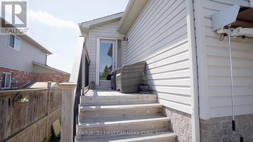 1595 Benjamin Drive, London, ON - Outdoor With Exterior