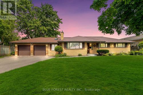 726 St Stephens Drive, London, ON - Outdoor With Facade