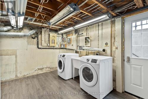 726 St Stephens Drive, London, ON - Indoor Photo Showing Laundry Room