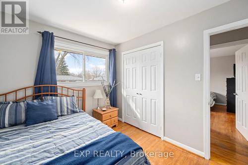 837 Osgoode Drive, London, ON - Indoor Photo Showing Bedroom