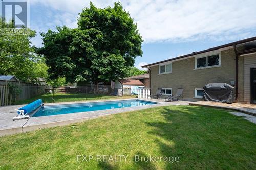 837 Osgoode Drive, London, ON - Outdoor With In Ground Pool With Backyard